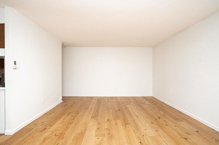 106 235 E 13th Street North Vancouver, BC - 15