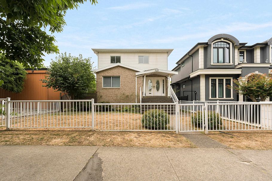 1038 E 51st Avenue Vancouver, BC - 1