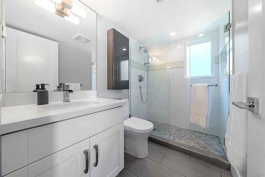 4505 Lions Avenue North Vancouver, BC - 24