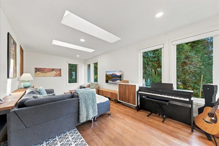 4151 Fircrest Place North Vancouver, BC - 4