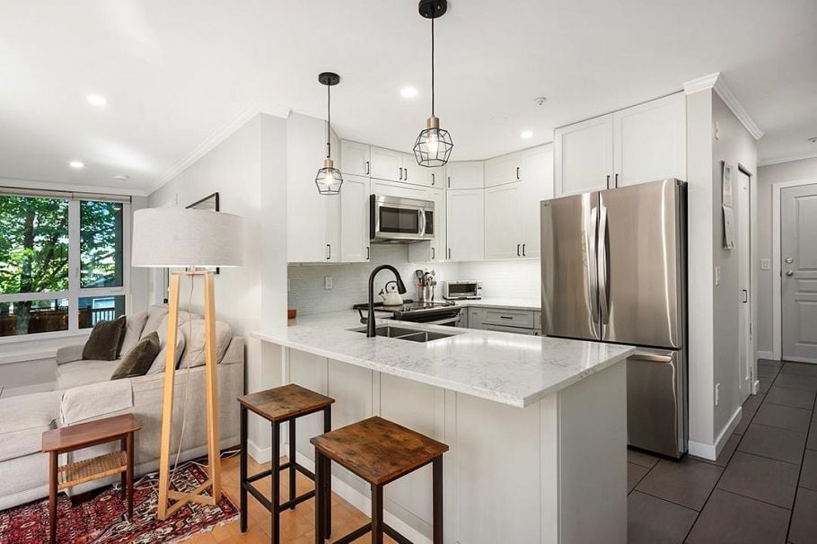 203 3235 W 4th Avenue Vancouver, BC - 1