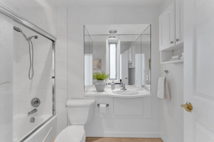 1939 W 12th Avenue Vancouver, BC - 24