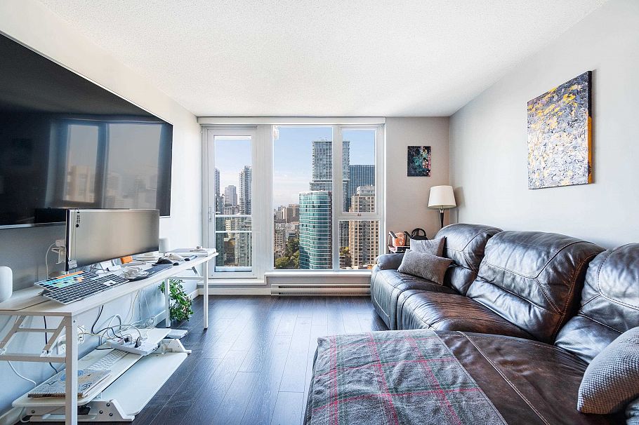 3301 233 Robson Street Vancouver, BC - 4
