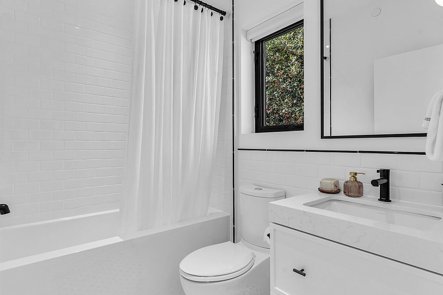2 4088 Maple Crescent Vancouver, BC - 25