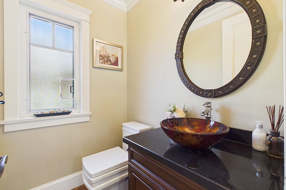 3575 W 38th Avenue Vancouver, BC - 18