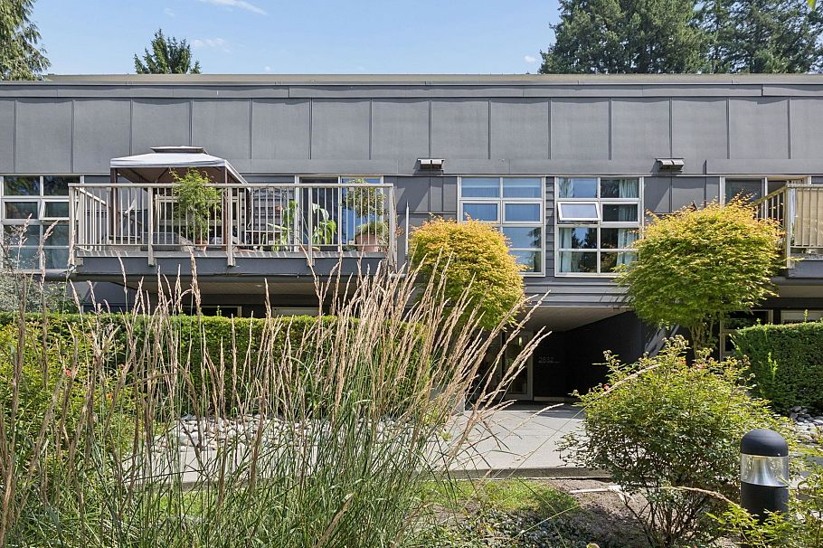 204 2832 Capilano Road North Vancouver, BC - 3