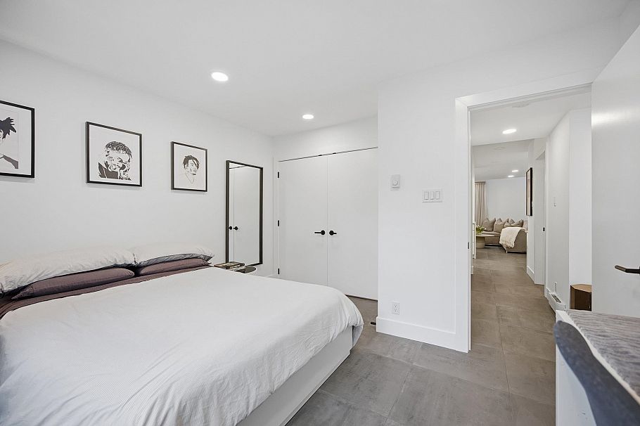 3321 Mountain Highway North Vancouver, BC - 16