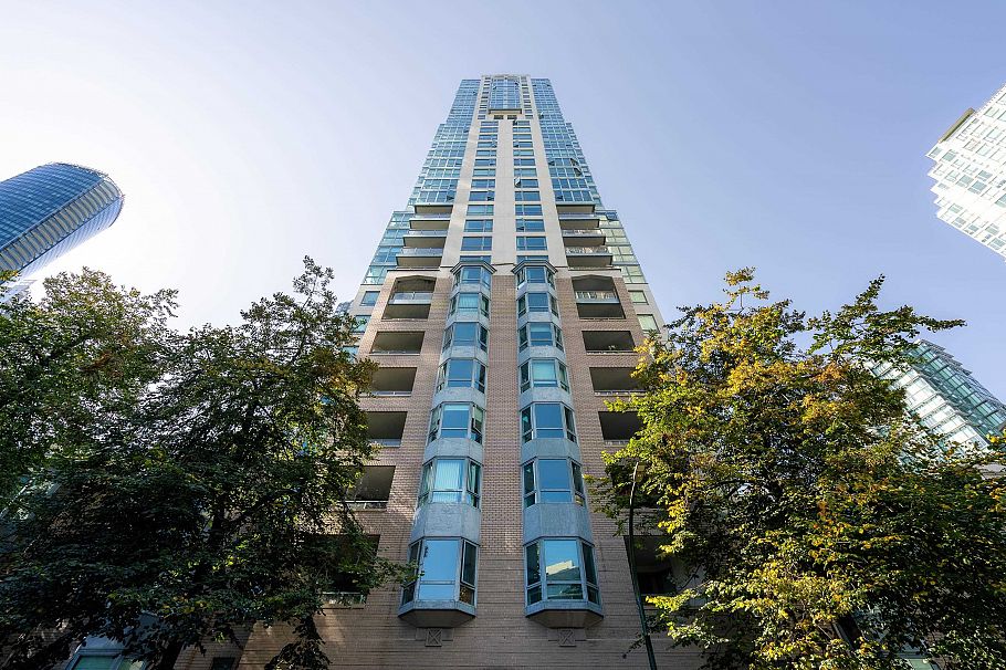 807 1238 Melville Street Vancouver, BC - 17