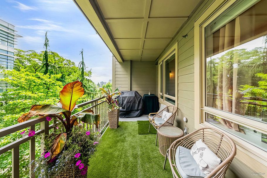 319 119 W 22nd Street North Vancouver, BC - 14