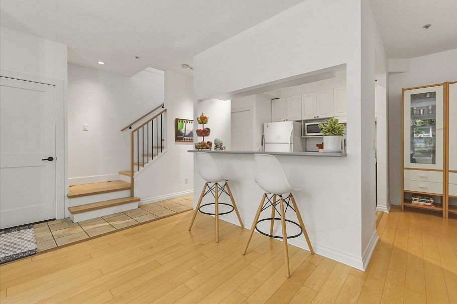 1073 E Pender Street Vancouver, BC - 9