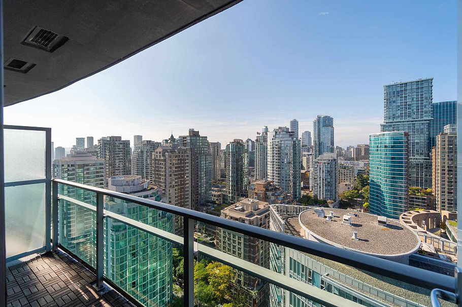 3301 233 Robson Street Vancouver, BC - 2