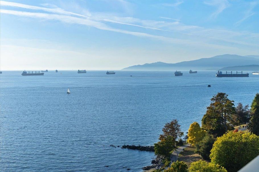 1601 1995 Beach Avenue Vancouver, BC - 1