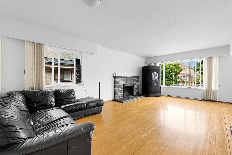 1972 E 51st Avenue Vancouver, BC - 5