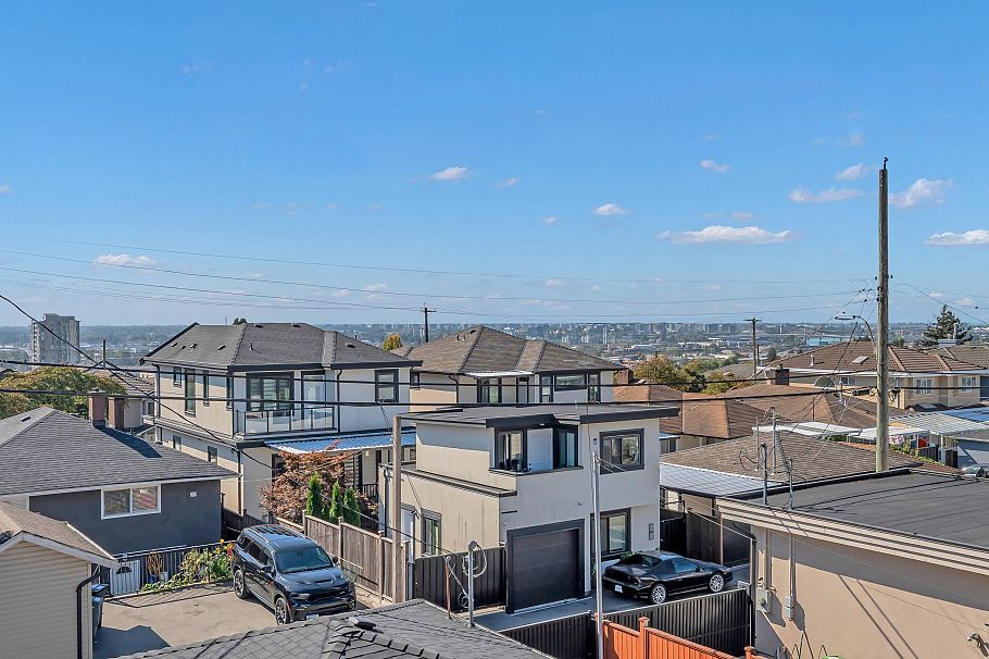 768 E 58th Avenue Vancouver, BC - 24