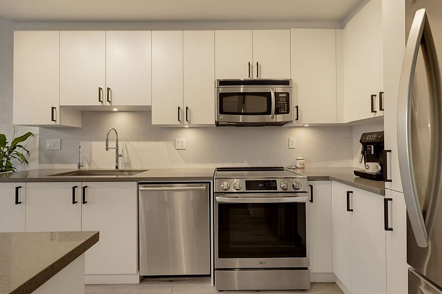 234 735 W 15th Street North Vancouver, BC - 6