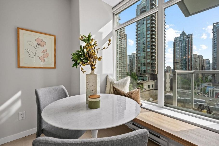 607 480 Robson Street Vancouver, BC - 13