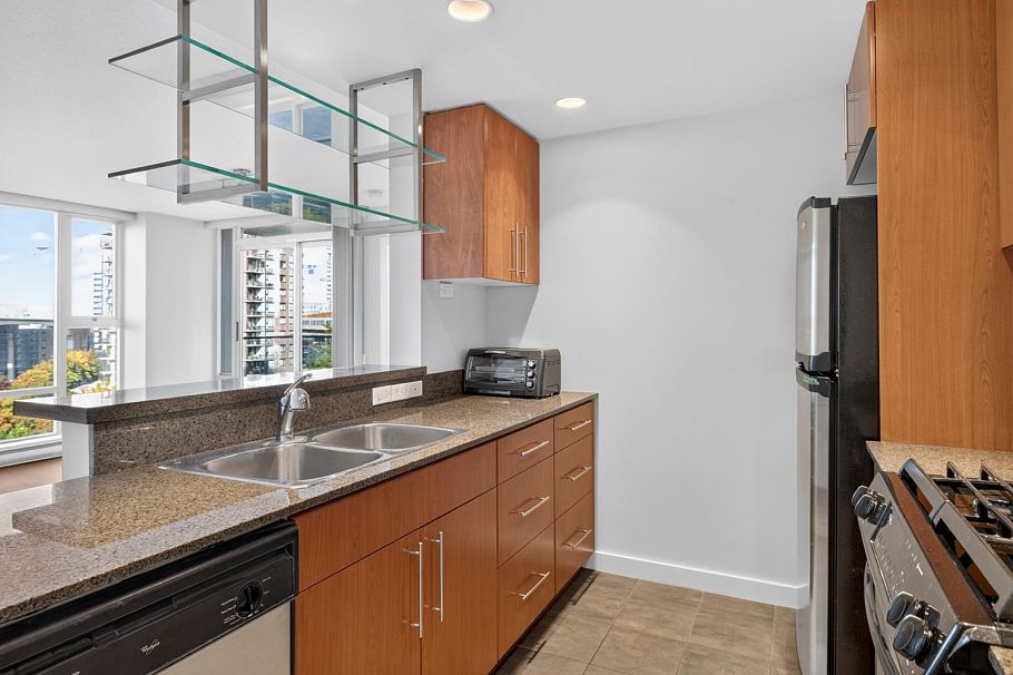 906 455 Beach Crescent Vancouver, BC - 5