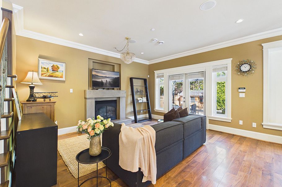 3575 W 38th Avenue Vancouver, BC - 9