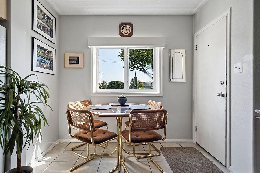 657 E Keith Road North Vancouver, BC - 21