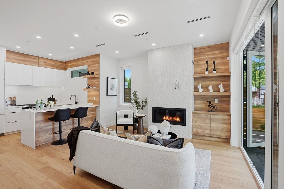 1 2438 E 20th Avenue Vancouver, BC - 4