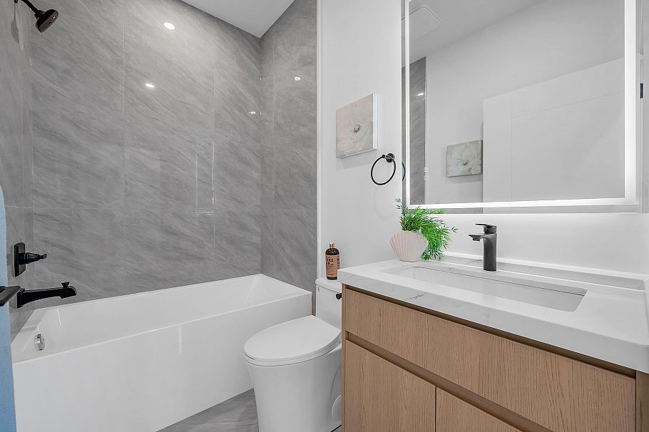 3 2893 Eton Street Vancouver, BC - 12