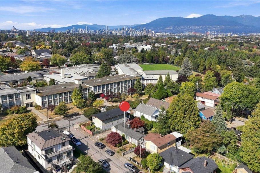 2219 E 25th Avenue Vancouver, BC - 6