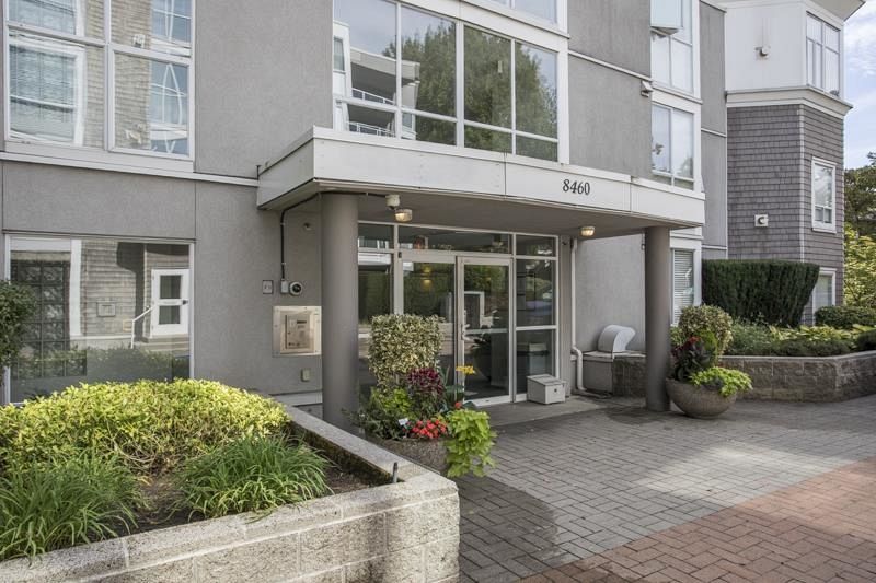 211 8460 Jellicoe Street Vancouver, BC - 26