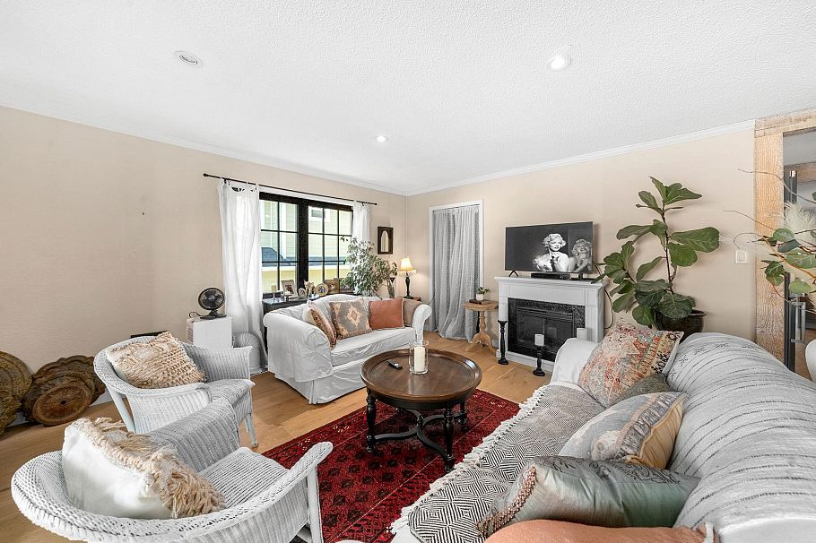 626 E 13th Street North Vancouver, BC - 15