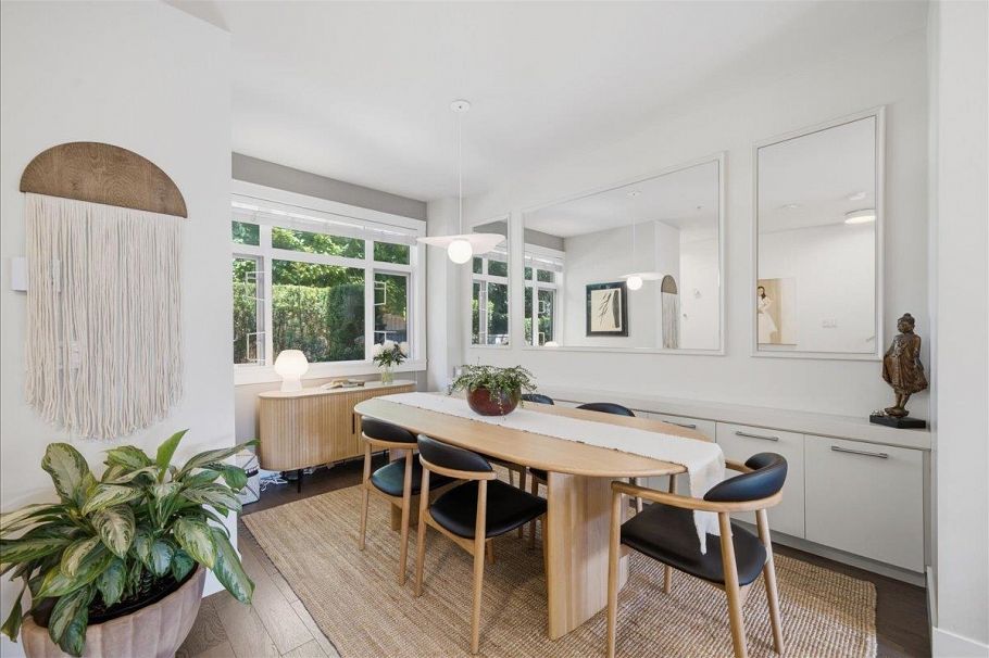 5743 St George Street Vancouver, BC - 5