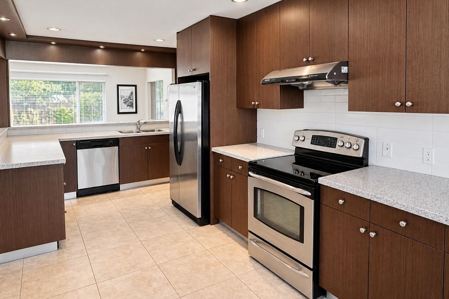 1215 E 48th Avenue Vancouver, BC - 28