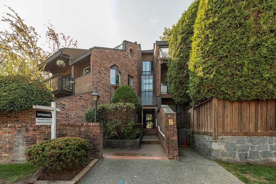 207 2410 Cornwall Avenue Vancouver, BC - 24