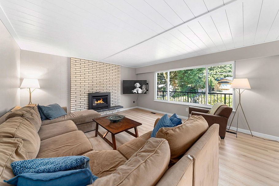 2763 Violet Street North Vancouver, BC - 14