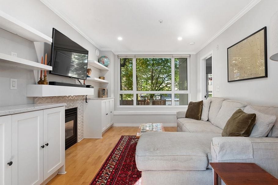203 3235 W 4th Avenue Vancouver, BC - 4