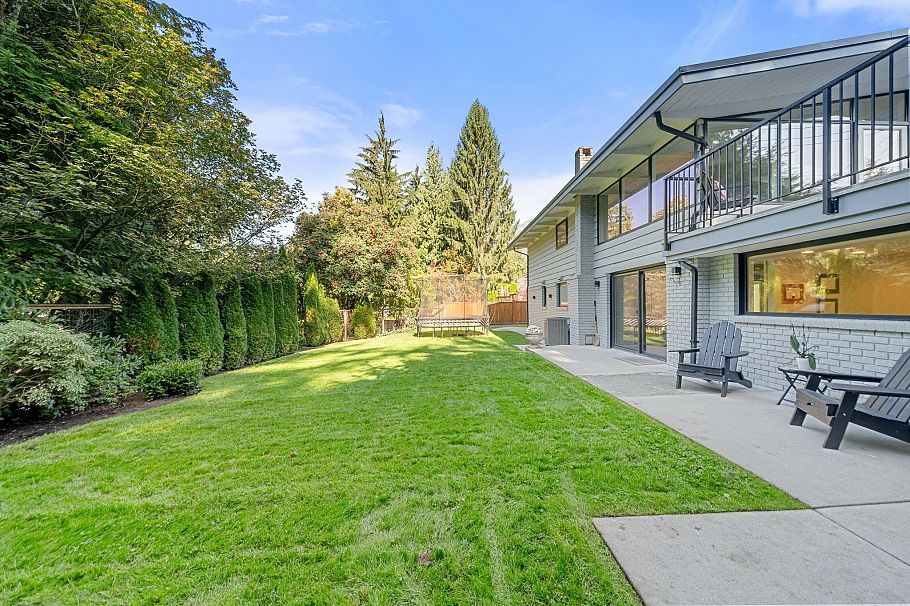 4505 Lions Avenue North Vancouver, BC - 32