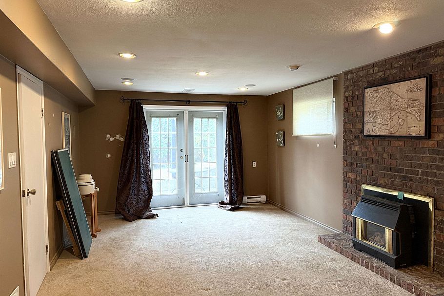 2718 Byron Place North Vancouver, BC - 24