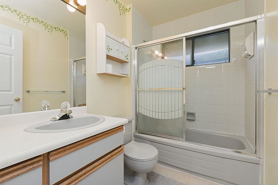 2102 Kirkstone Place North Vancouver, BC - 22