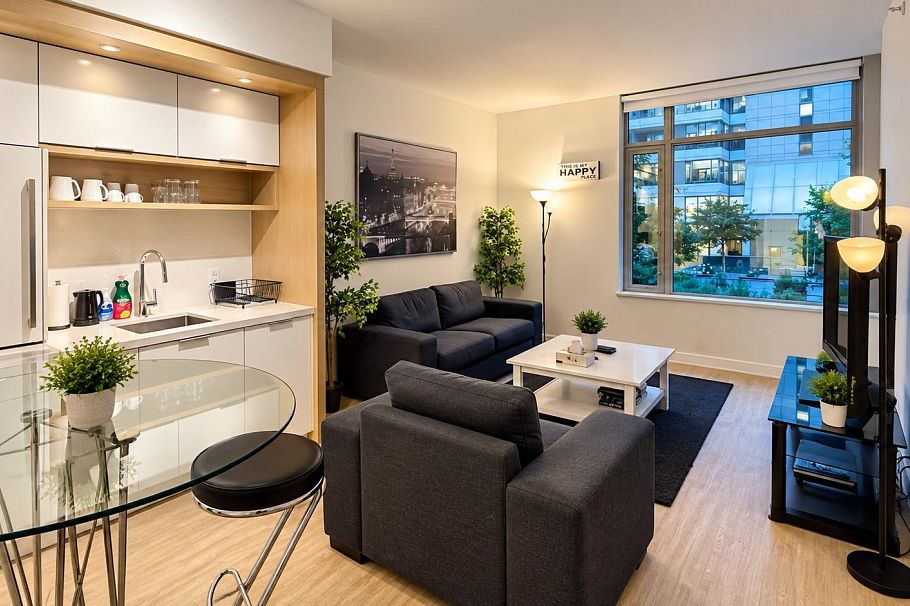 212 1661 Quebec Street Vancouver, BC - 4