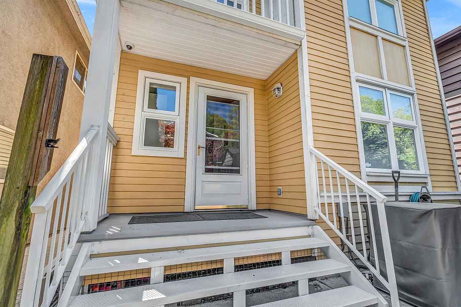 517 Atlantic Street Vancouver, BC - 24