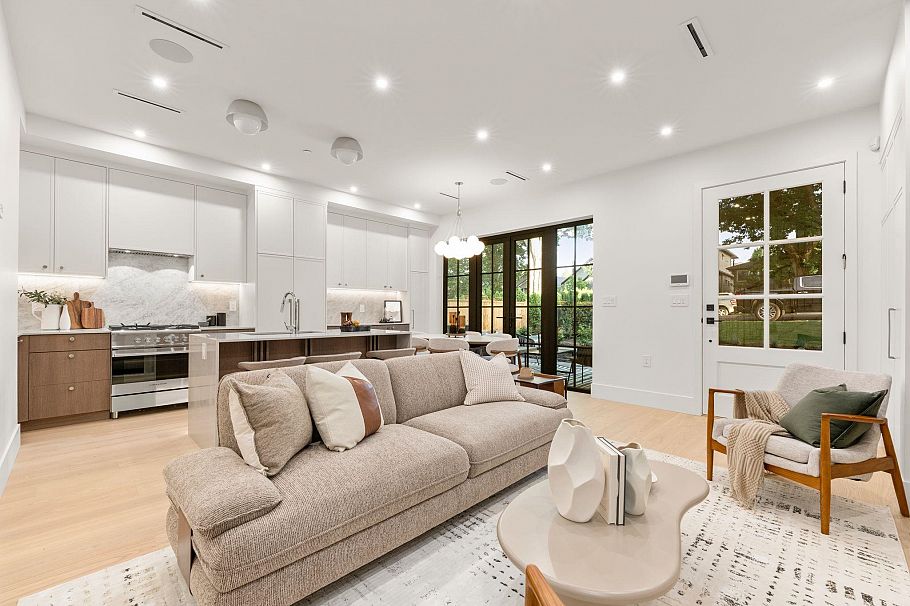 1 2735 Eton Street Vancouver, BC - 11