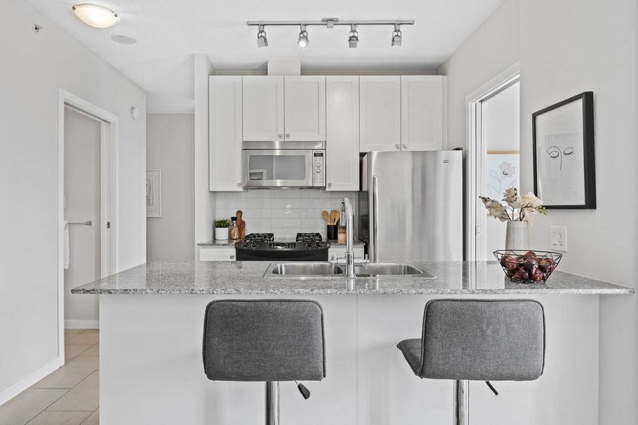 607 480 Robson Street Vancouver, BC - 7