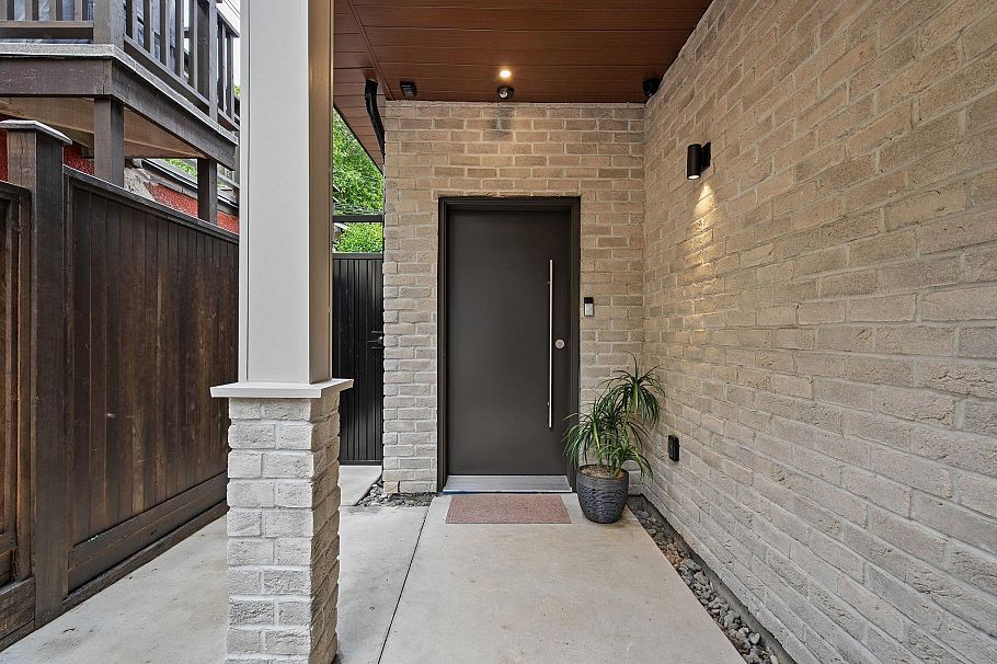 2 2211 William Street Vancouver, BC - 4