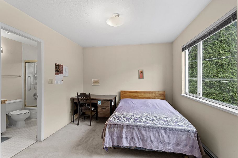1678 E 13th Avenue Vancouver, BC - 19