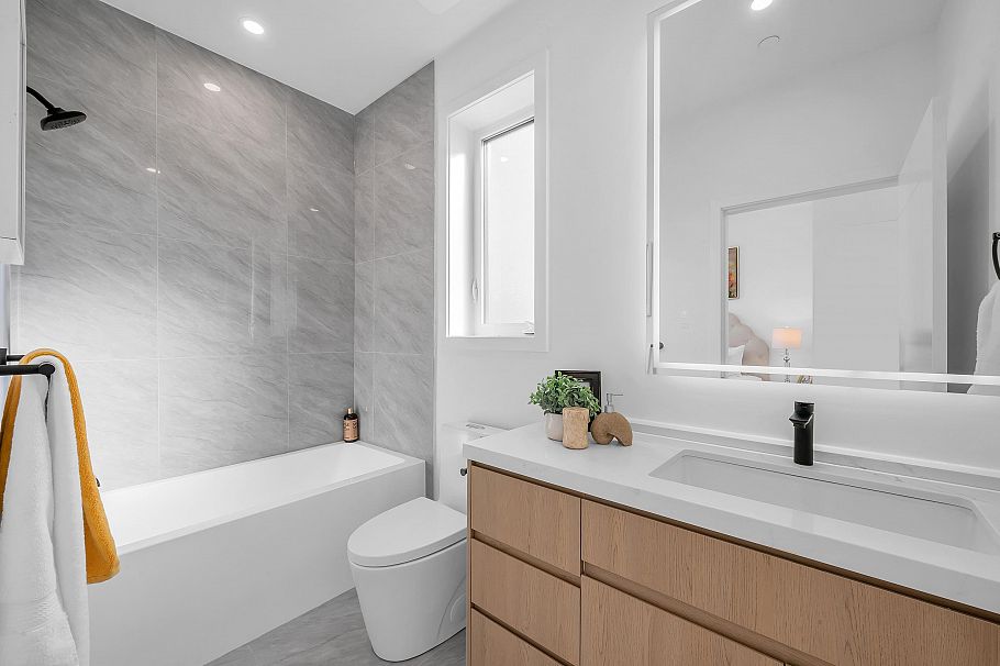 3 2893 Eton Street Vancouver, BC - 9