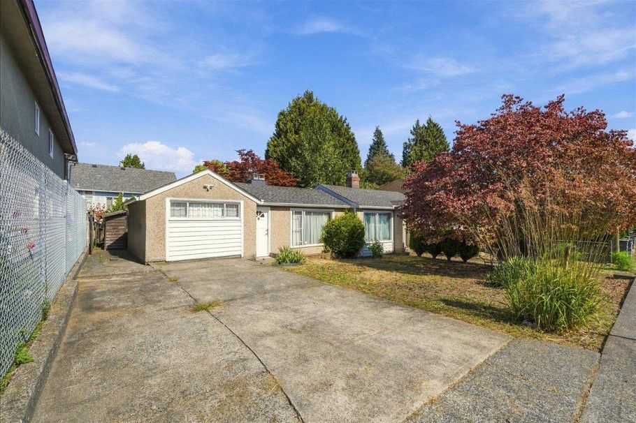 2219 E 25th Avenue Vancouver, BC - 21