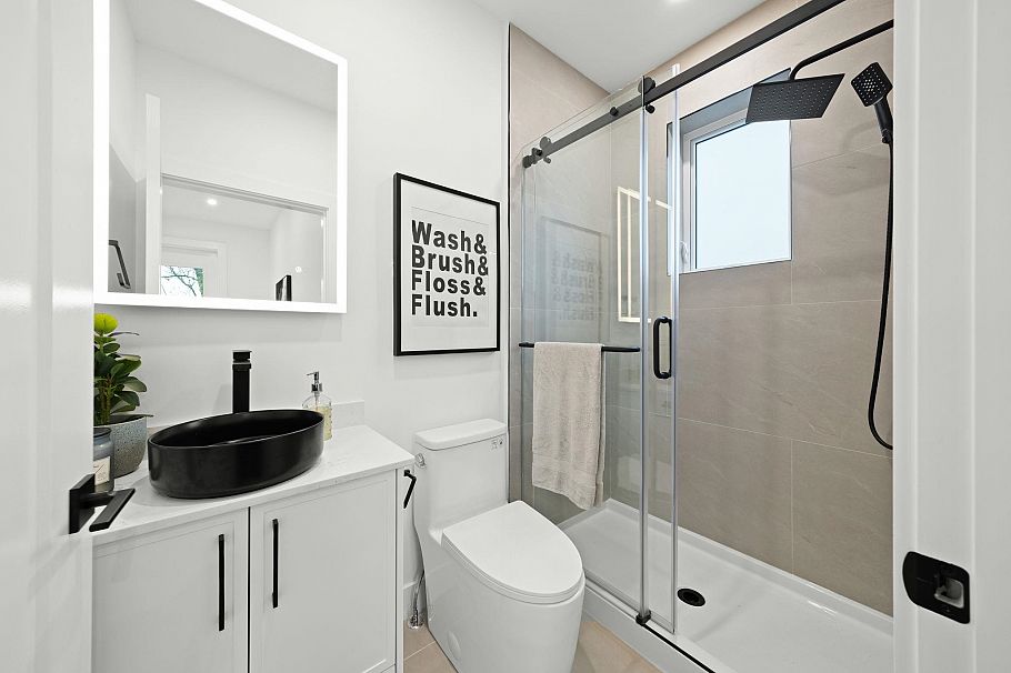 1 1967 E 13th Avenue Vancouver, BC - 33