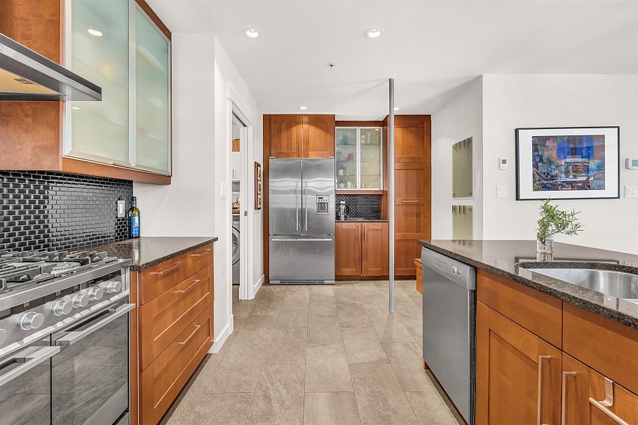 517 Atlantic Street Vancouver, BC - 6