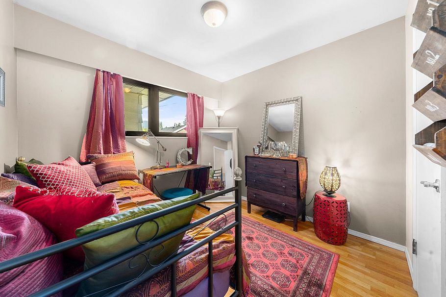 626 E 13th Street North Vancouver, BC - 25