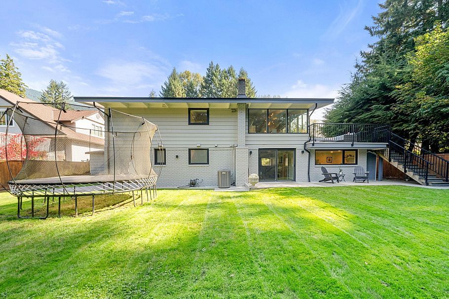 4505 Lions Avenue North Vancouver, BC - 33