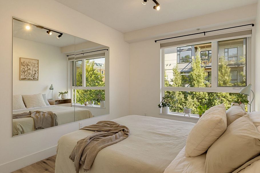 234 735 W 15th Street North Vancouver, BC - 17