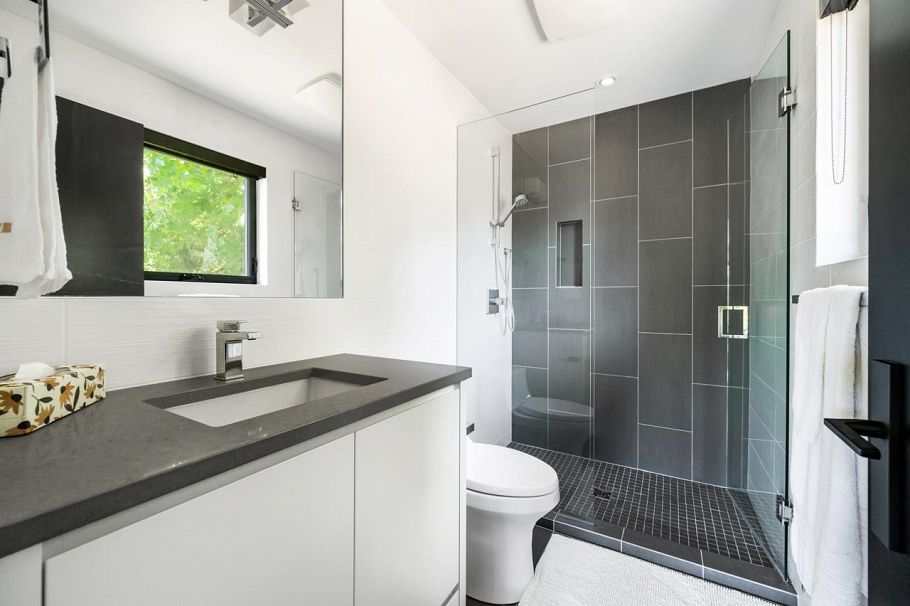 3430 Aintree Drive North Vancouver, BC - 16